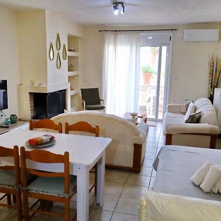 Fou'S Apartment Nafpaktos Dış mekan fotoğraf