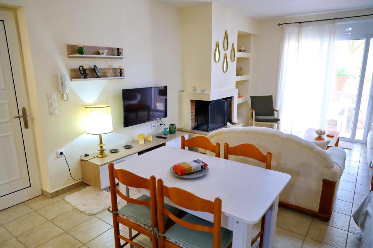 Fou'S Apartment Nafpaktos Dış mekan fotoğraf